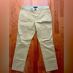 Tommy Hilfiger Men’s Slim Fit Khaki 33/30